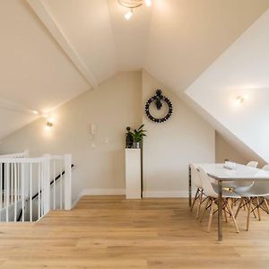 Beautiful Penthouse Near Rai And Centre